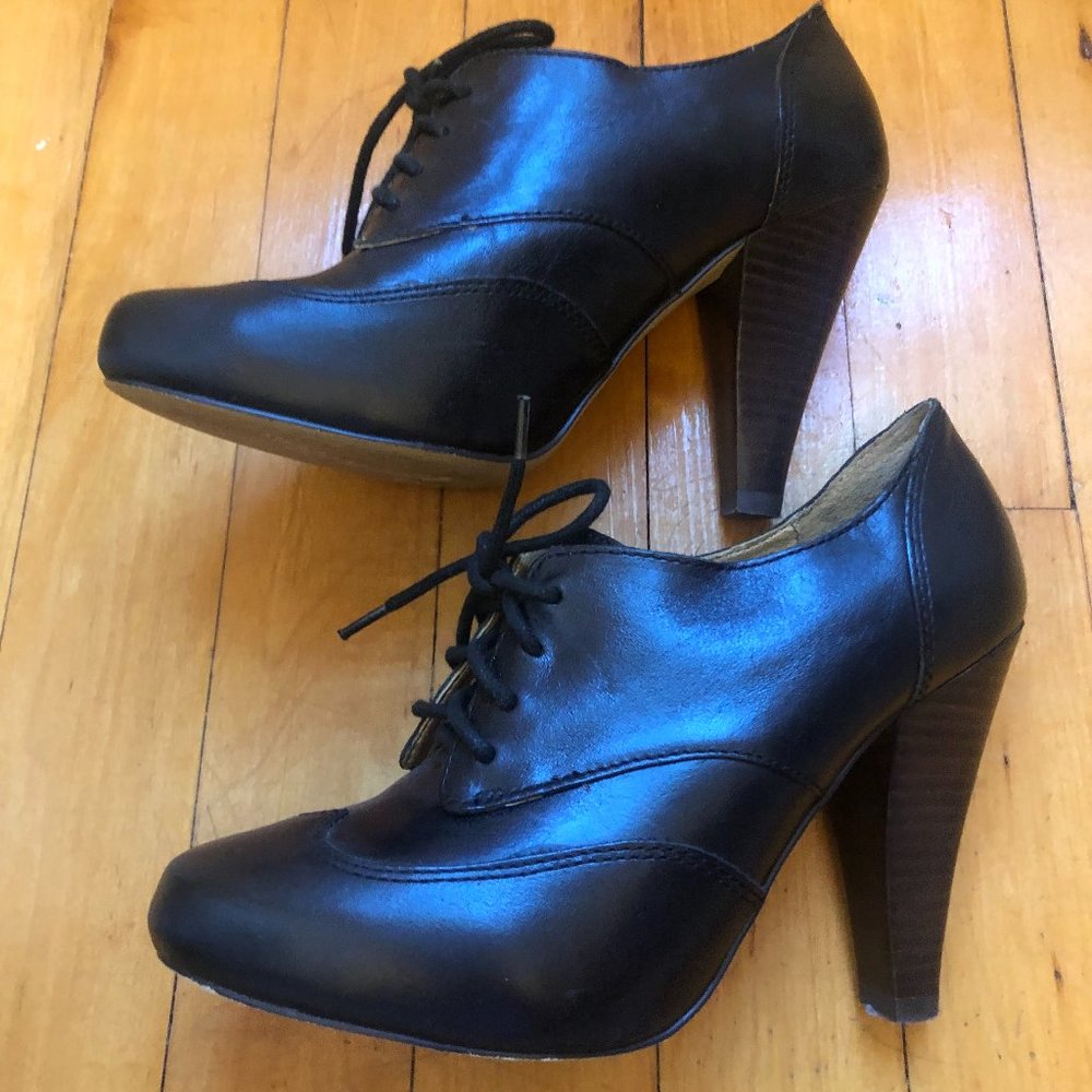 Seychelles black leather oxford wood pumps